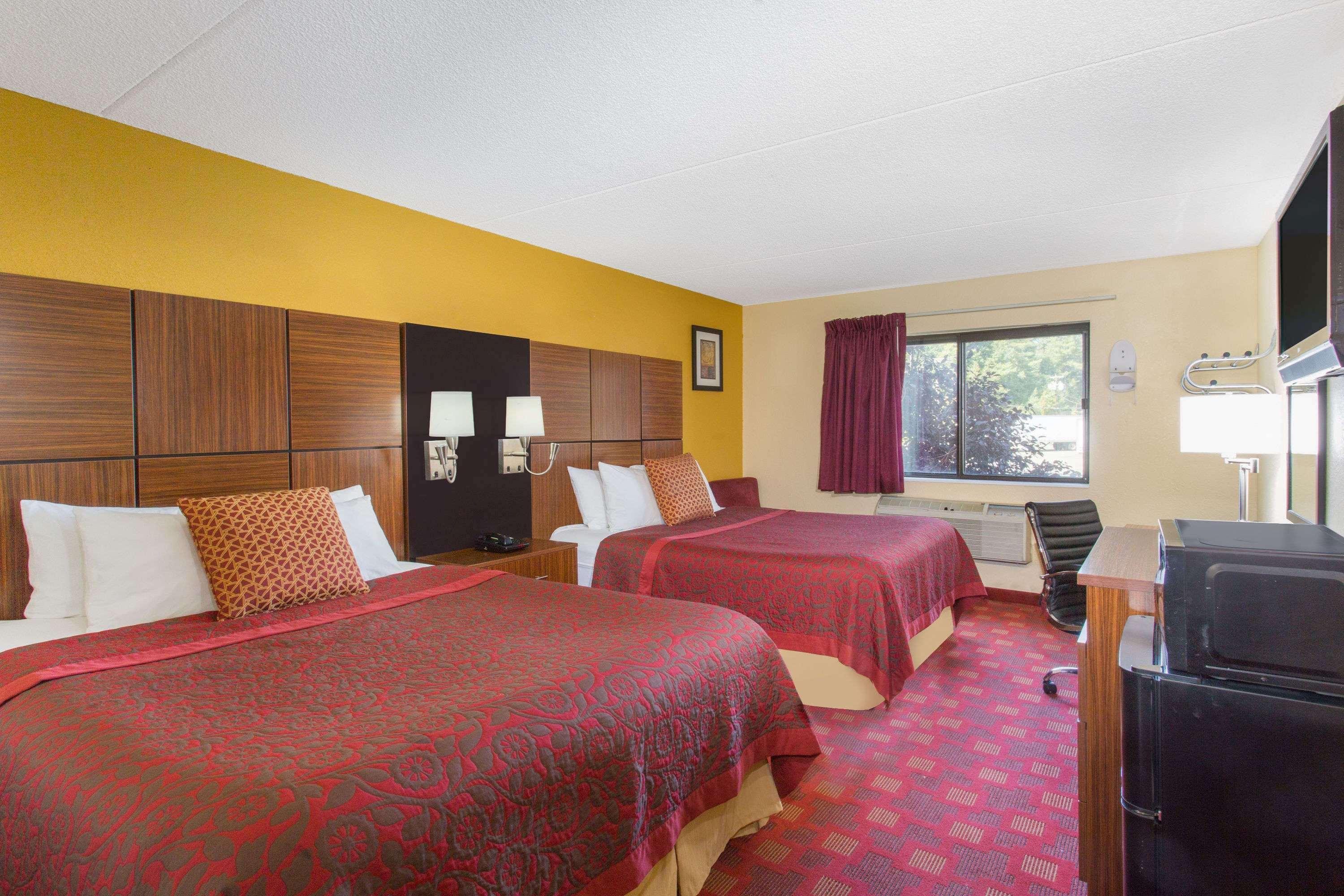 Days Inn By Wyndham Leominster/Fitchburg Area Buitenkant foto