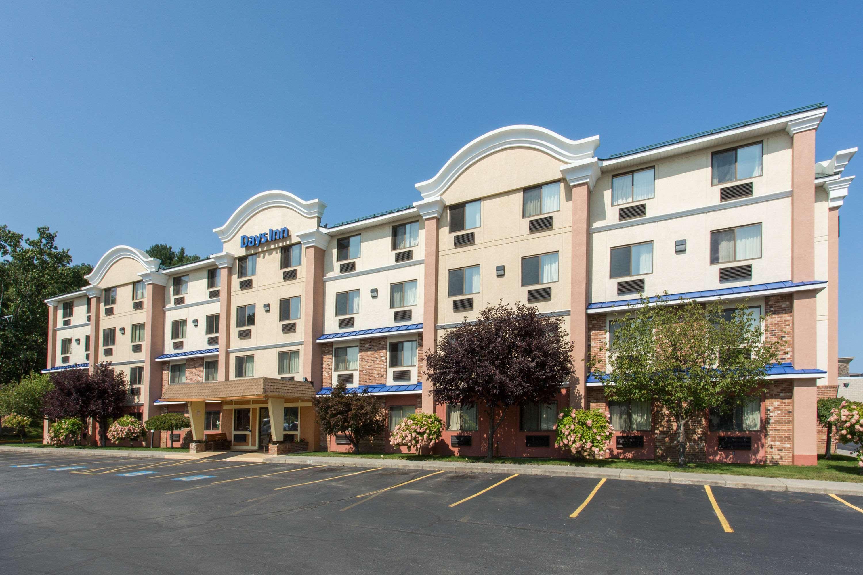 Days Inn By Wyndham Leominster/Fitchburg Area Buitenkant foto